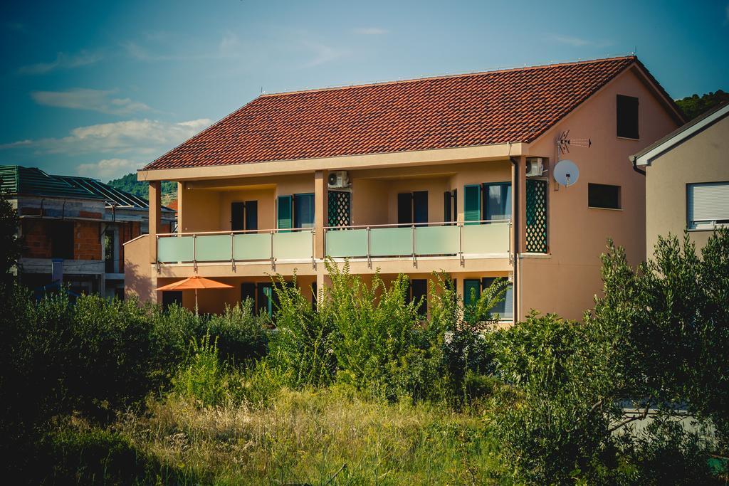 Apartments Dujic Tribalj Habitación foto
